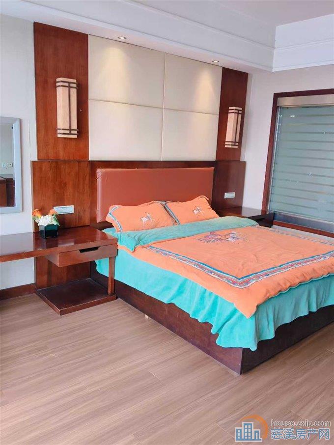 波斯曼多套700-1100元，钥匙在