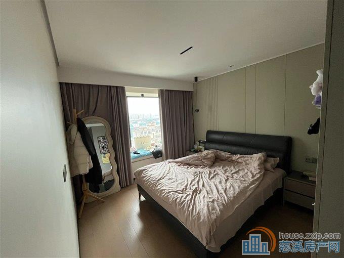 华鸿大发誉林府 豪装50万 黄金楼层