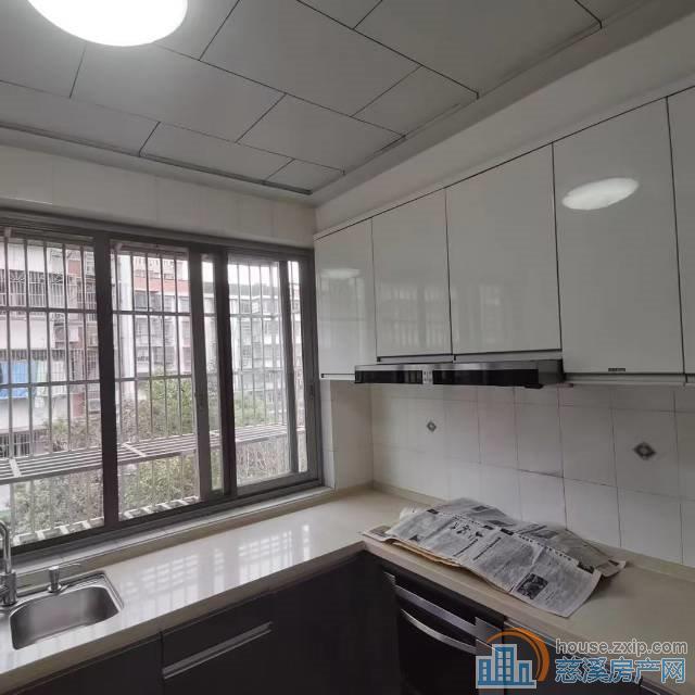 孙塘新村东区150平3楼东套精装160万