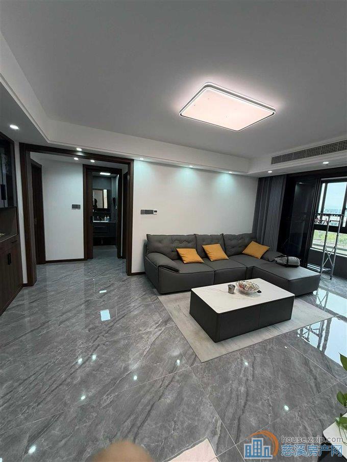 紫荆府洋房92平三房朝南精装159.6万