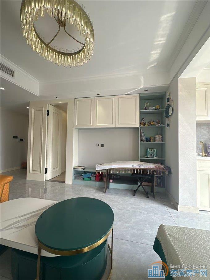 泊江府洋房125平四间朝南精装236万