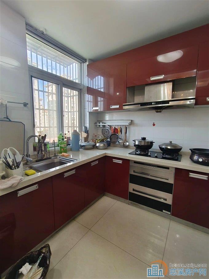 文广苑精装复式185平带路台89万