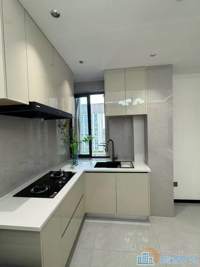 丽晶大厦市中心段62平68.8万豪装