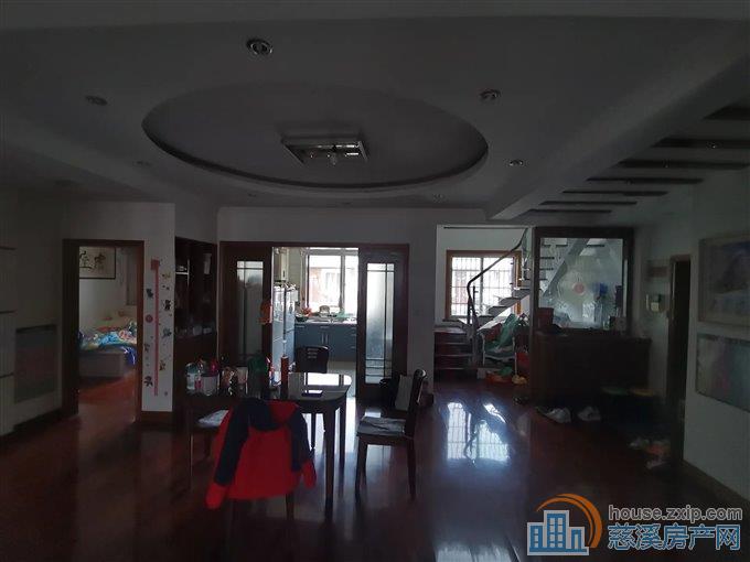 旦山花园万基区