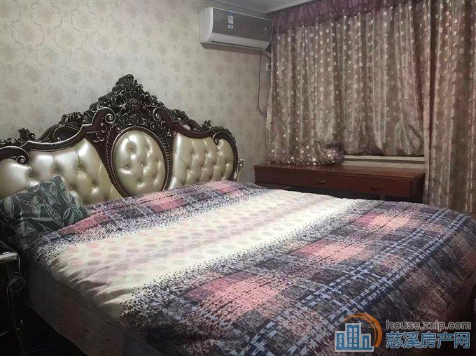 茜苑新村三楼精装二室2400元/月