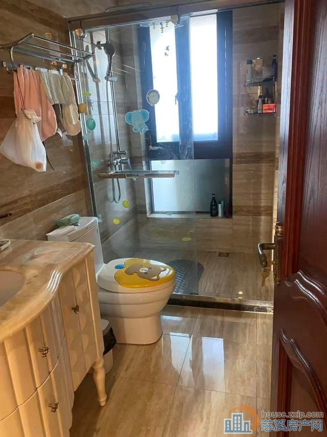 金地鸿悦