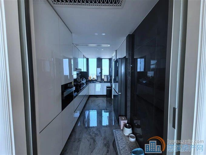 保利天悦湾 豪装220平266万楼.王位