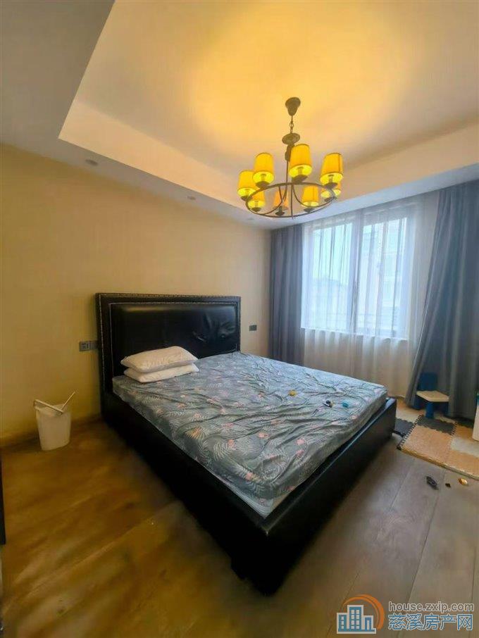 界牌新村洋房 4楼带阁楼 带车位