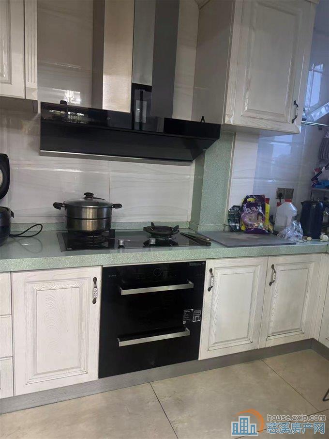 界牌新村138平方 三间朝南 精装修