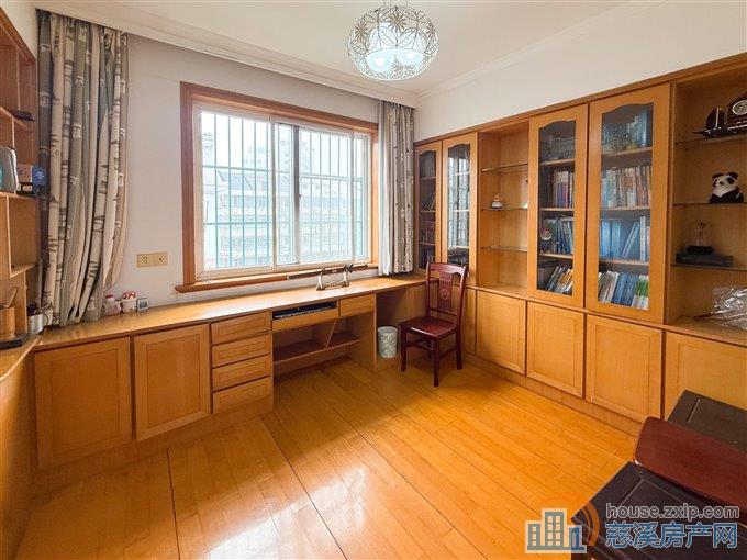 白云公寓161平128万带阁楼露台