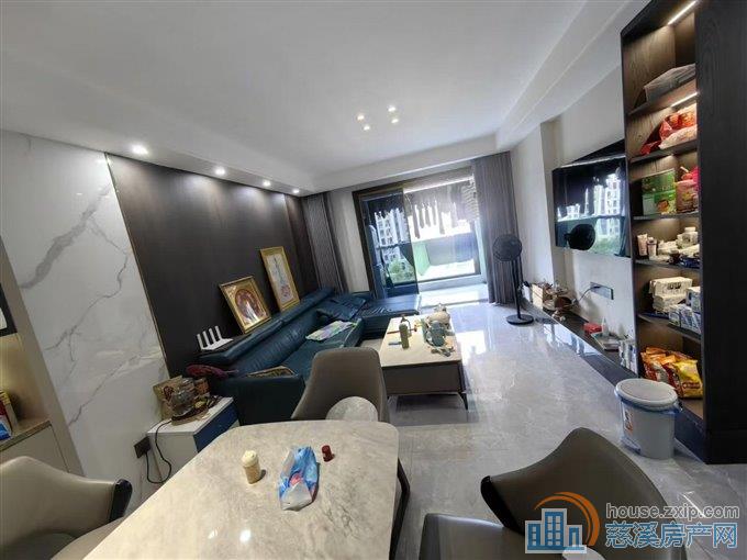 中海湖心半岛3室2卫