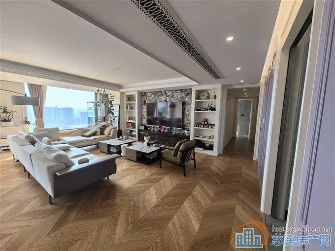 保利天悦湾 豪装220平266万楼.王位