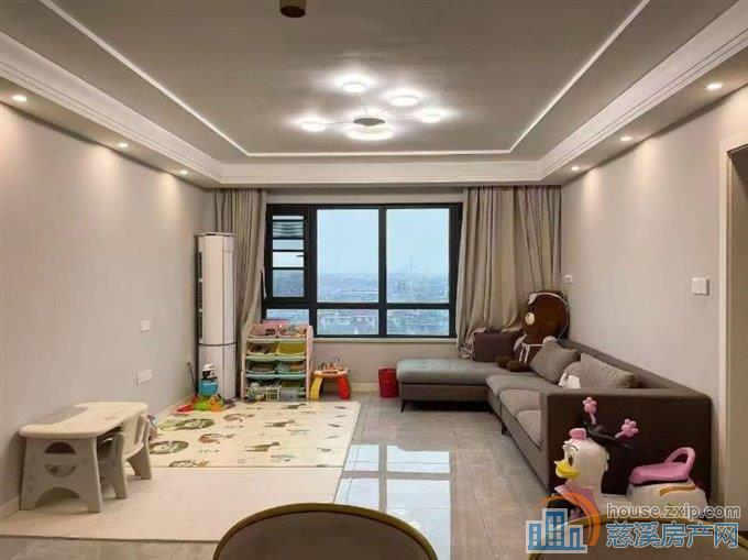 柏顿嘉园电梯房118平精装车位120万