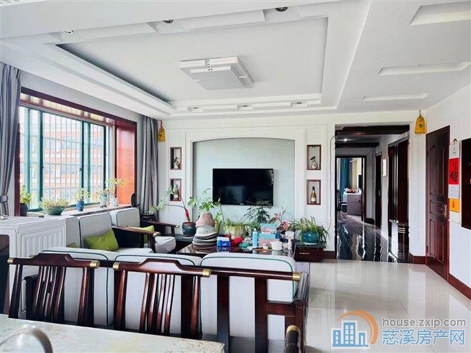 宁都华庭精装四室二卫2800元/月