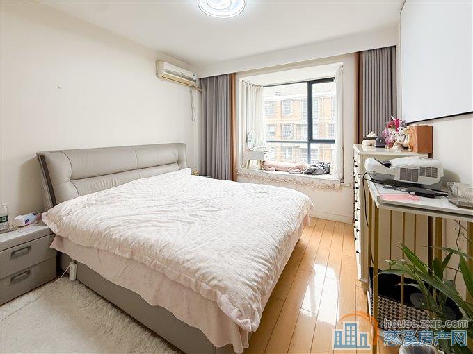 市中心黄金地段天和家园 现代装修 送车位