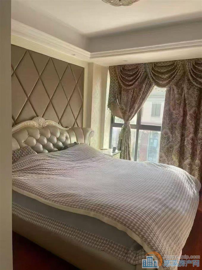 界牌新村90平方 带阁楼 带车位 精装