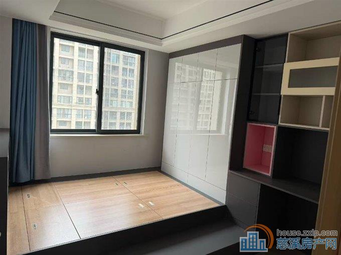 鸣北小区 两室3200包物业