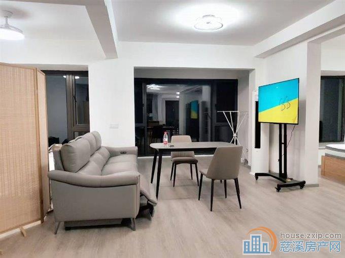 蔚蓝云图85平两室两厅精装2500元