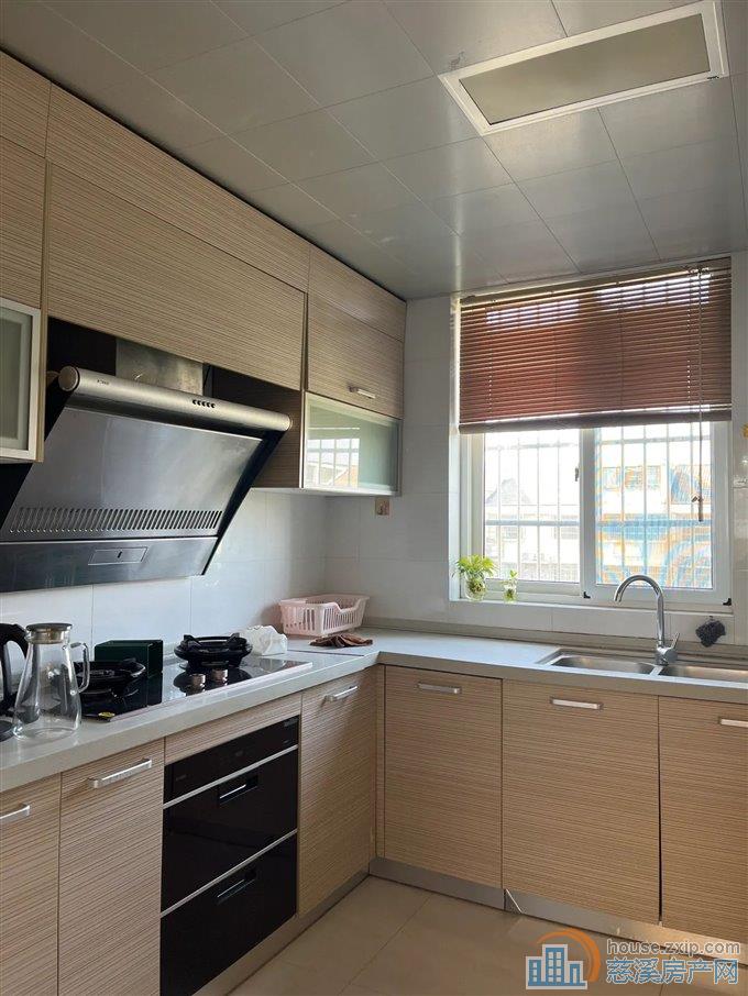 舜韵华庭131平78万带阁楼车库