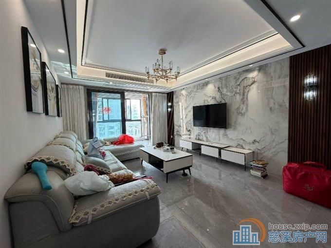 中海湖心半岛4房边套好楼层通地下室精装