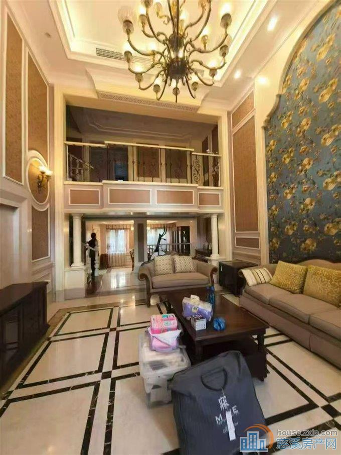 出售越溪梅园别墅车库＋一个车位豪华装修