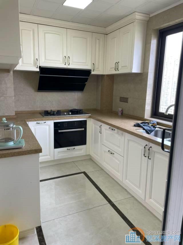 捡漏，金仕华庭 128平精装好楼层满2年