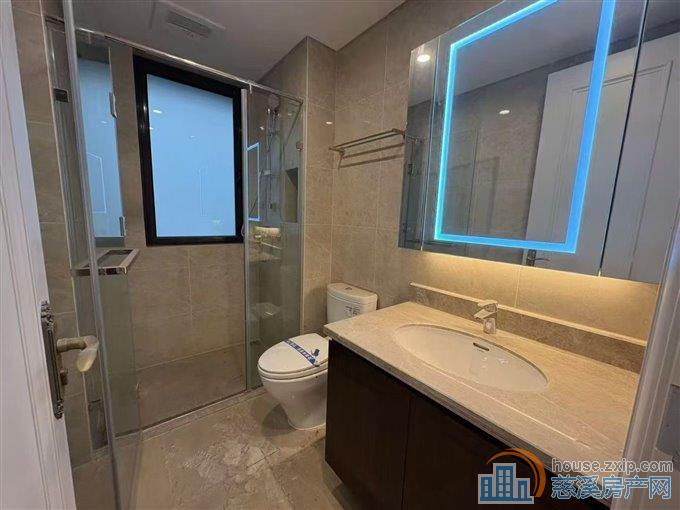 中海湖心半岛洋房143平方328万直接