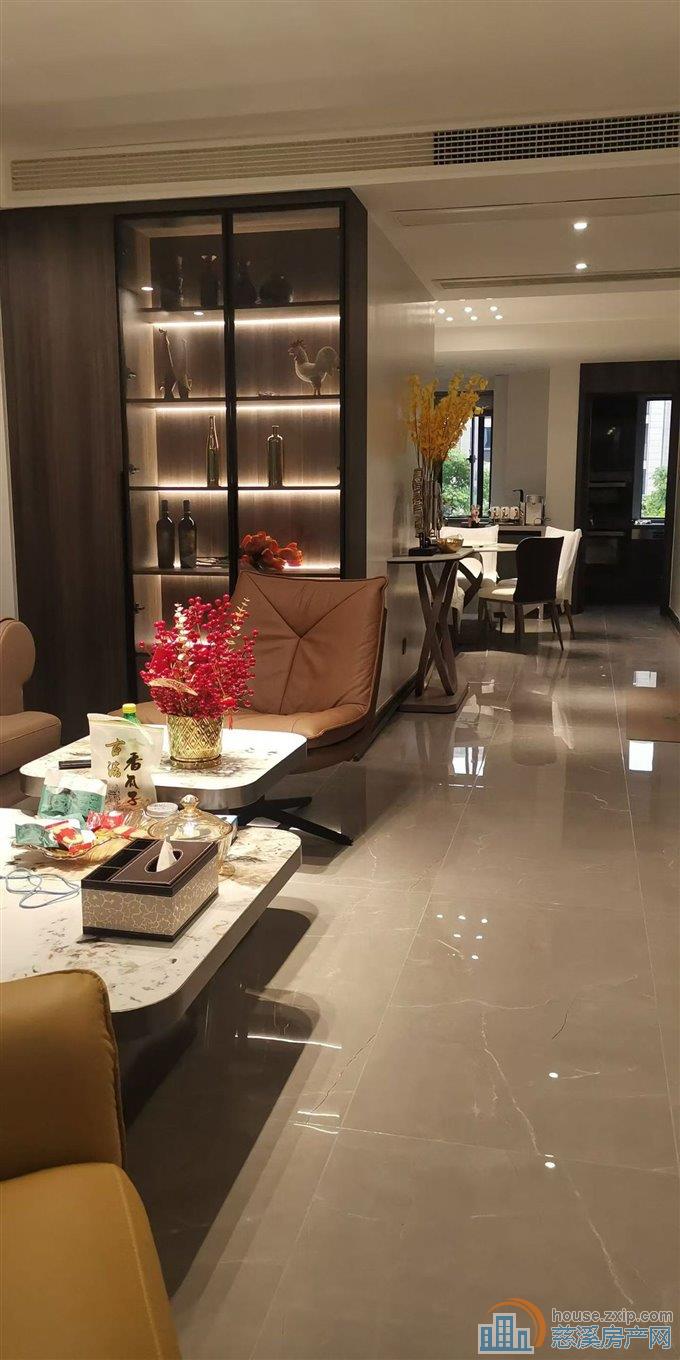 阅江府133平精装修拎包入住