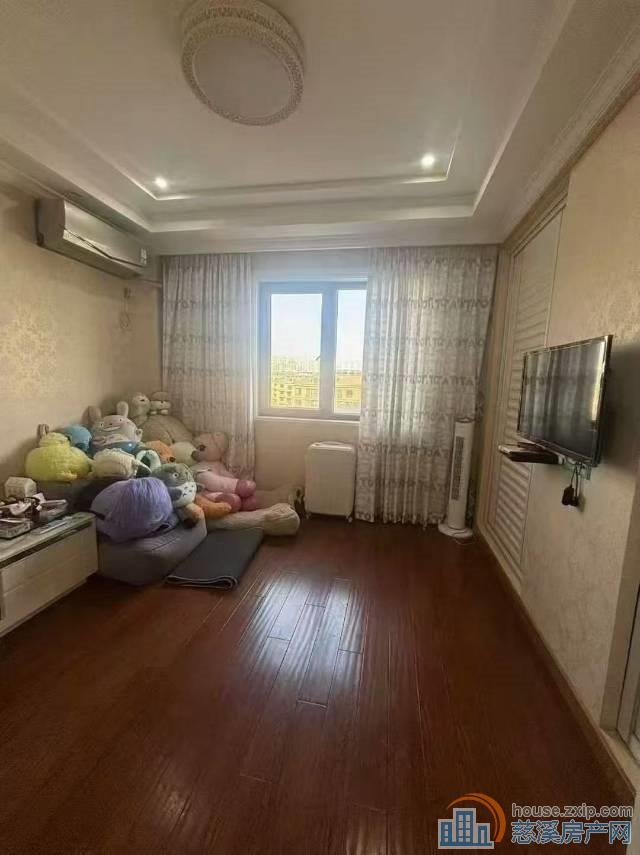 和润公寓产证132平5楼精装123.8万