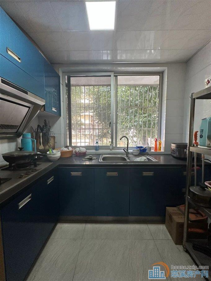 金山南区75平78万位置好楼层好