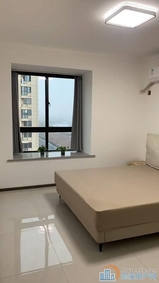 观湖佳苑电梯房90平精装2室128万