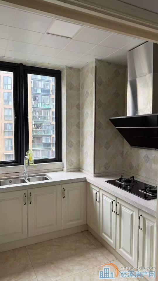 界牌电梯洋房精装2室首次出租2800元