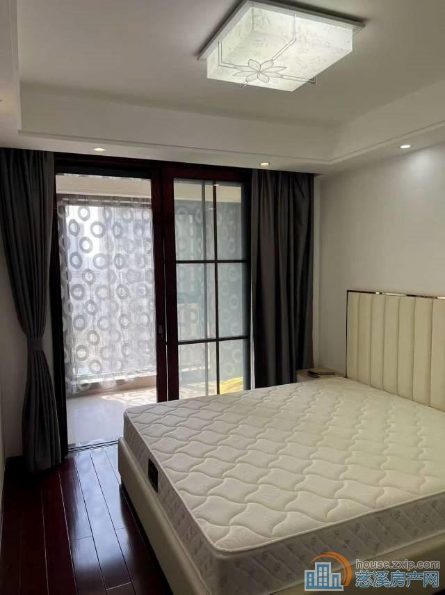 中海湖心半岛3室两厅