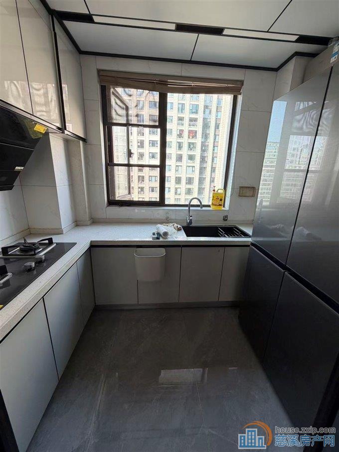 特价出售中海湖心半岛2期精装修带车位