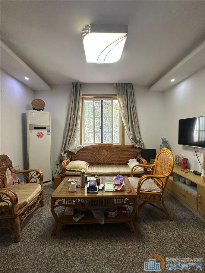 金山南区75平78万位置好楼层好