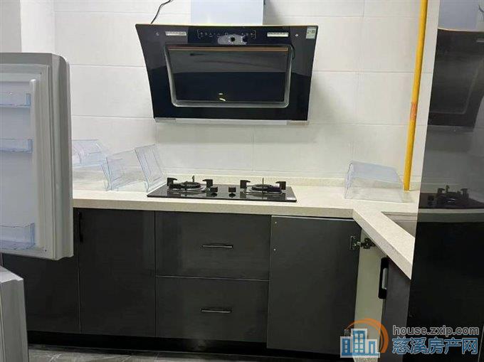 界牌新村52平朝南一室一厅一卫一厨精装