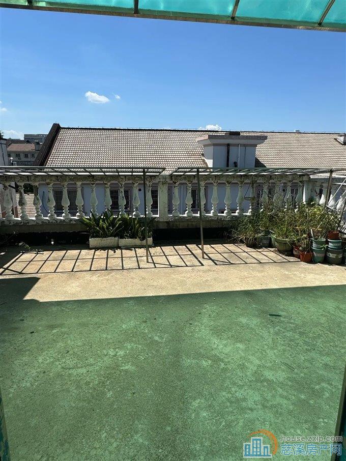 白云公寓161平128万送车库带露台