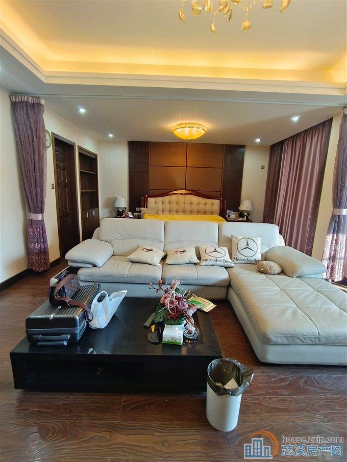 文广苑精装复式185平带路台89万