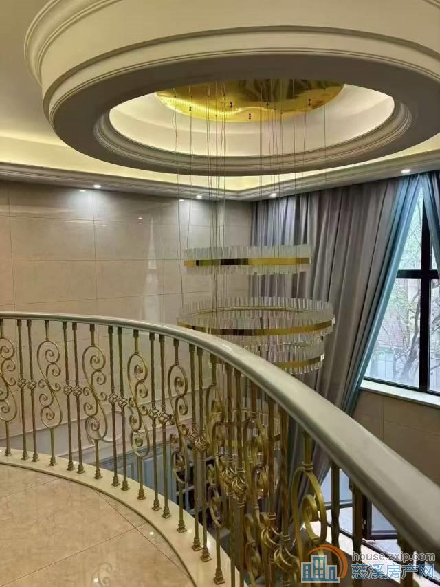 白金湾联排别墅位置好240平598万