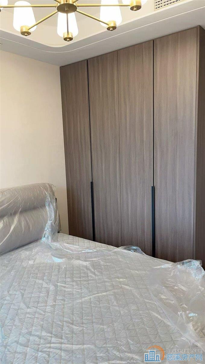 慈澜府东区三室精装带地暖6200包物业