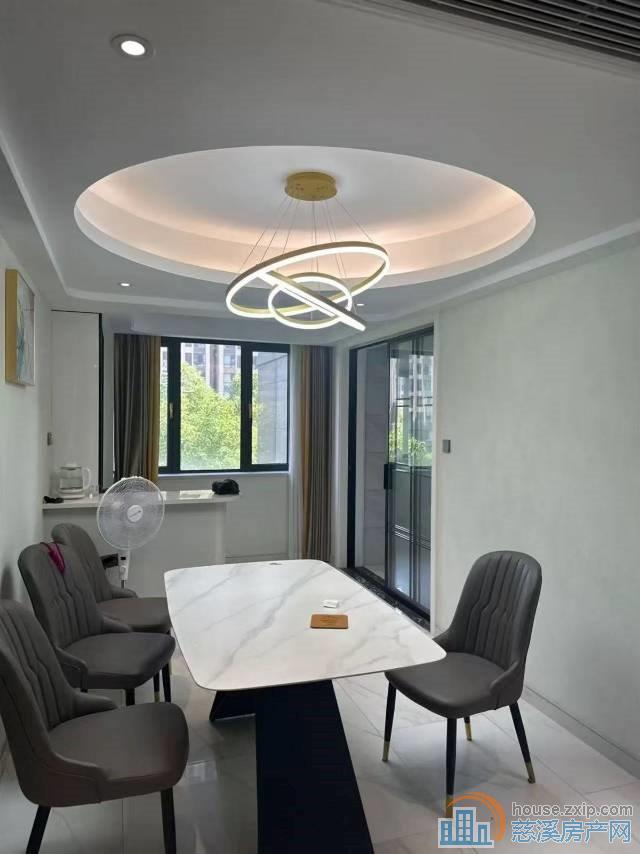 复地二期140平2年到豪装带地暖中央空调