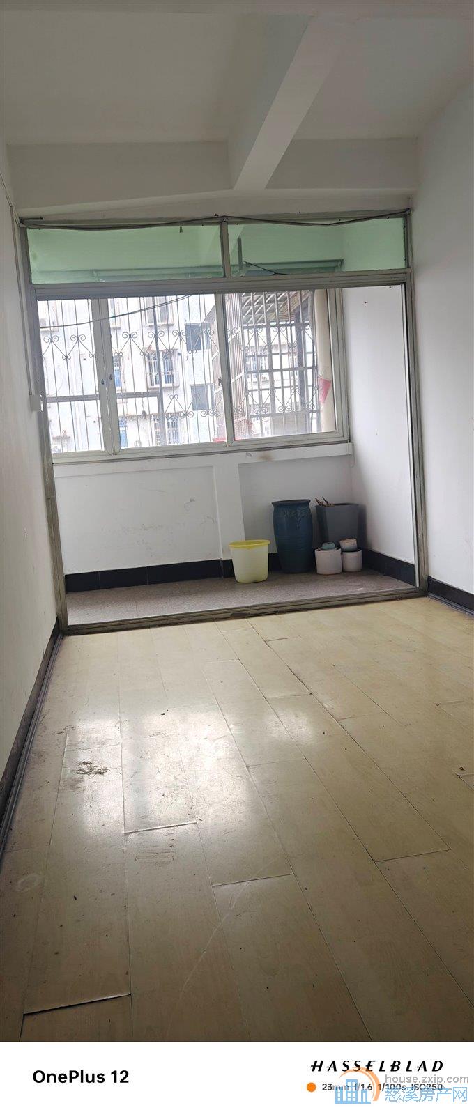 孙塘3楼3室一厅1卫1200月直接