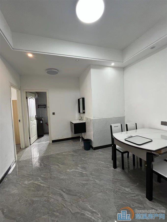 誉林府 朝北两室燃气做饭精装修