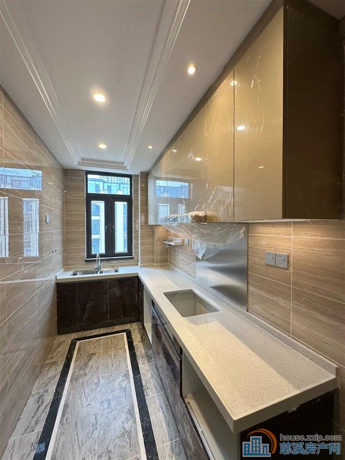 恒大河悦府126平120万精装修