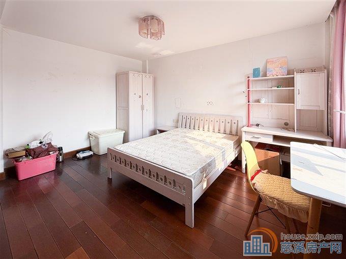 华泰苑 精装复式258平152万 实验