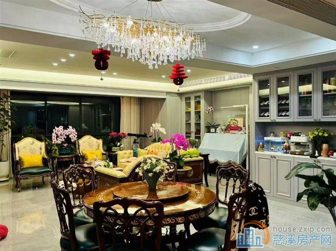 锦尚府上叠边套186平豪装有地暖带双车位