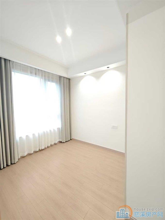 欢乐颂中高楼层3室2卫精装修直接钥匙在