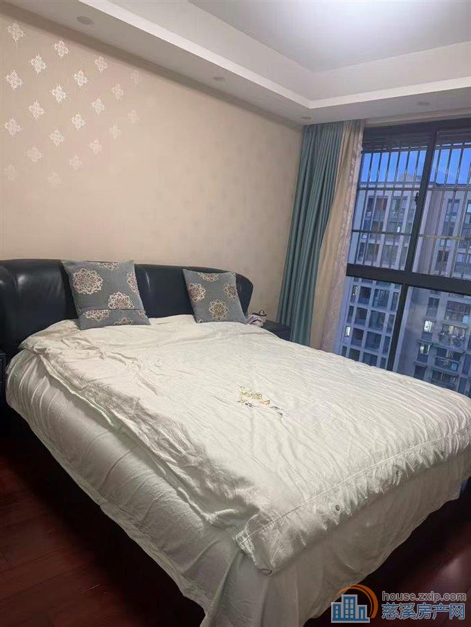 界牌新村138平方 三间朝南 精装修