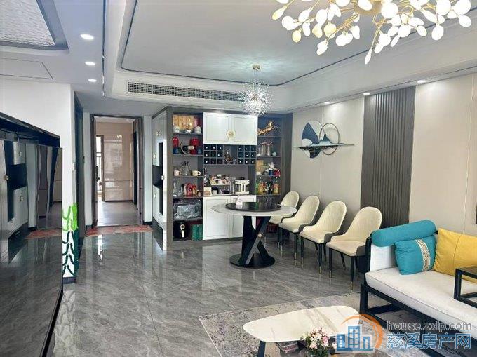 中海湖心半岛湖景房102平带产权车位精装