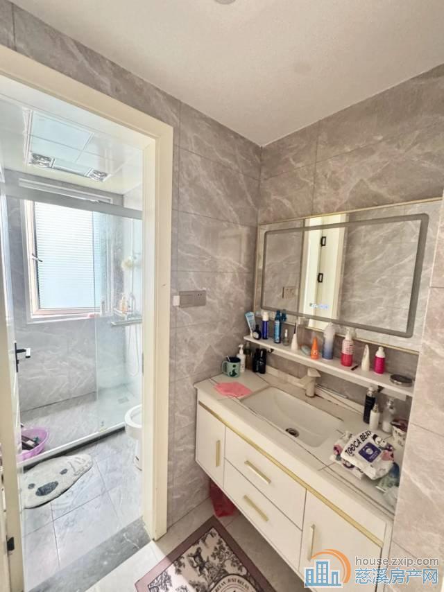 急卖 城南梧桐府 精装143平方158万